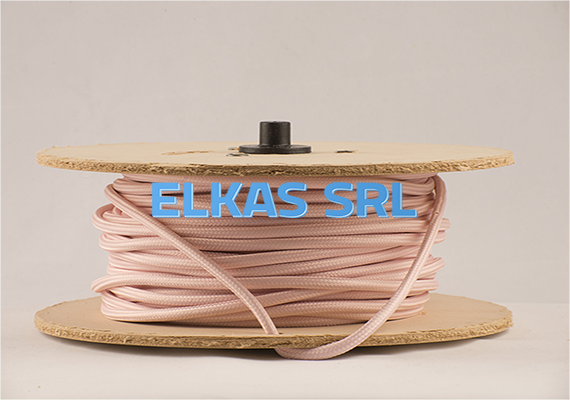 Nossos cabos são certificados. Eles também têm um processo de colagem que os impede de serem desintegrados em sua armadura